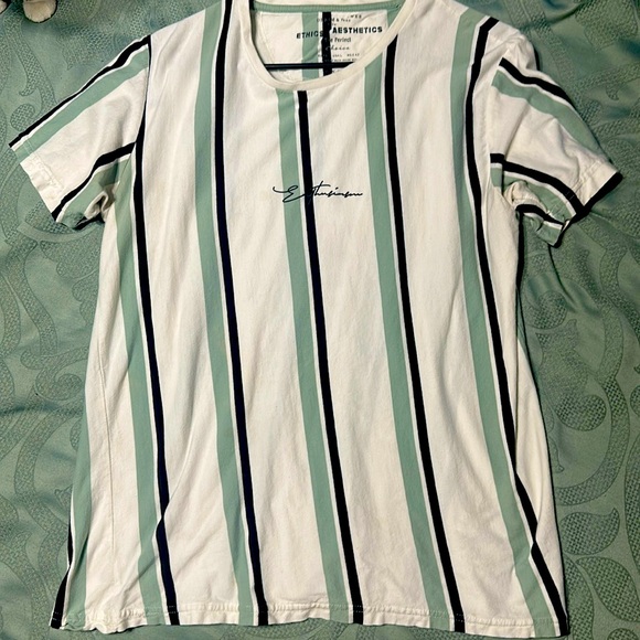 T-Shirt - Picture 1 of 1